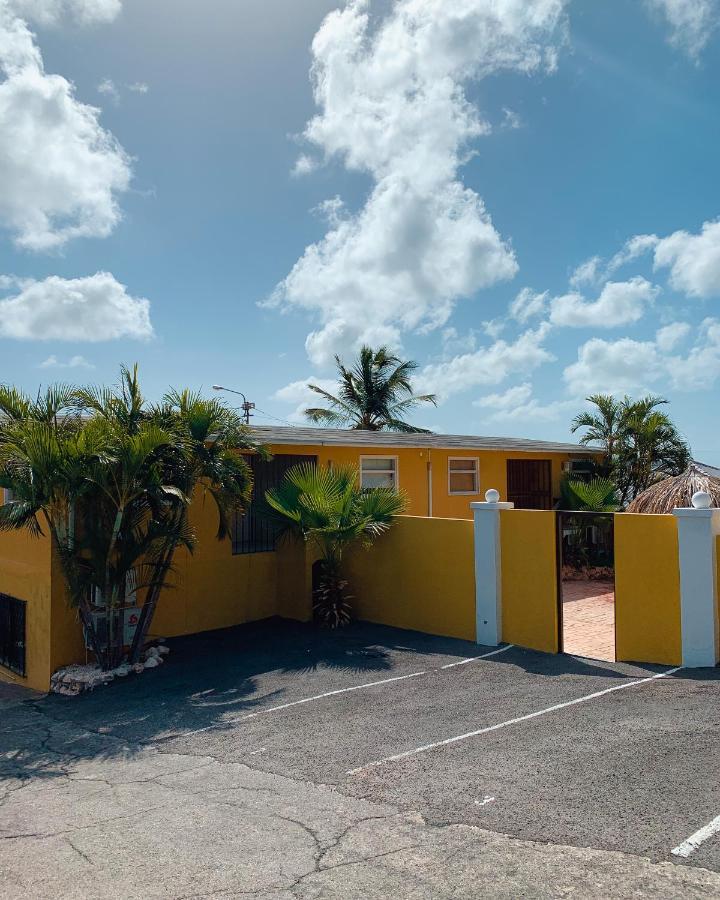 Casa Di Caribe - Beach House Willemstad Exterior photo